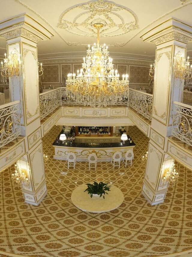 Отель Hotel Grand Aristocrate Dubovtsy-11